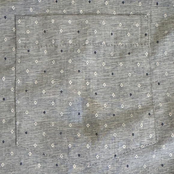 Classic Gray Button-Down Shirt for Men - Picture 3 of 9